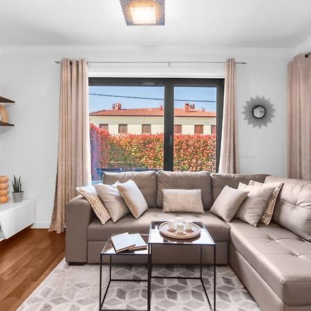 Luxury New Apartment With Private Garden Near The Beach! Poreč Exterior foto